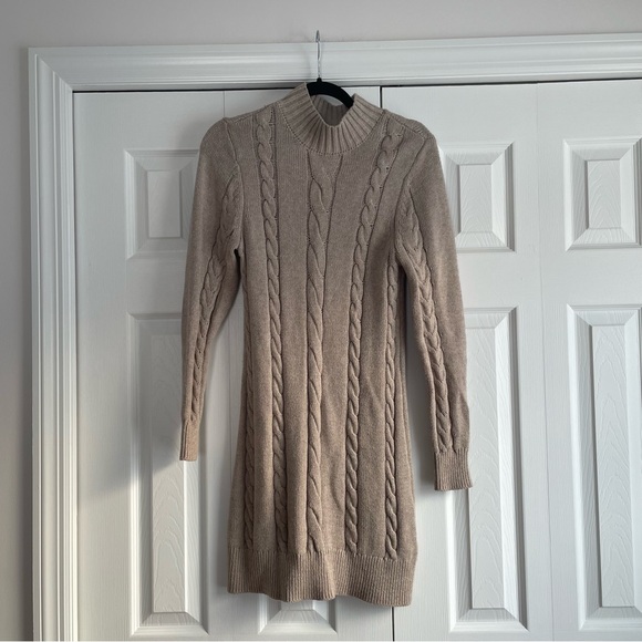 Abercrombie & Fitch Dresses & Skirts - Abercrombie and Fitch sweater dress